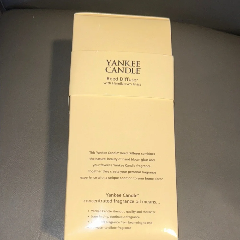 Yankee Candle Green Handblown Glass Reed Diffuser